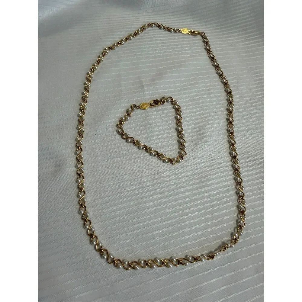 Napier Gold Tone Faux Pearl Vintage Necklace & Bracelet Set